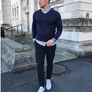 Jos. A. Bank Traveler Collection Tailored Fit Navy Merino Wool V Neck Sweater